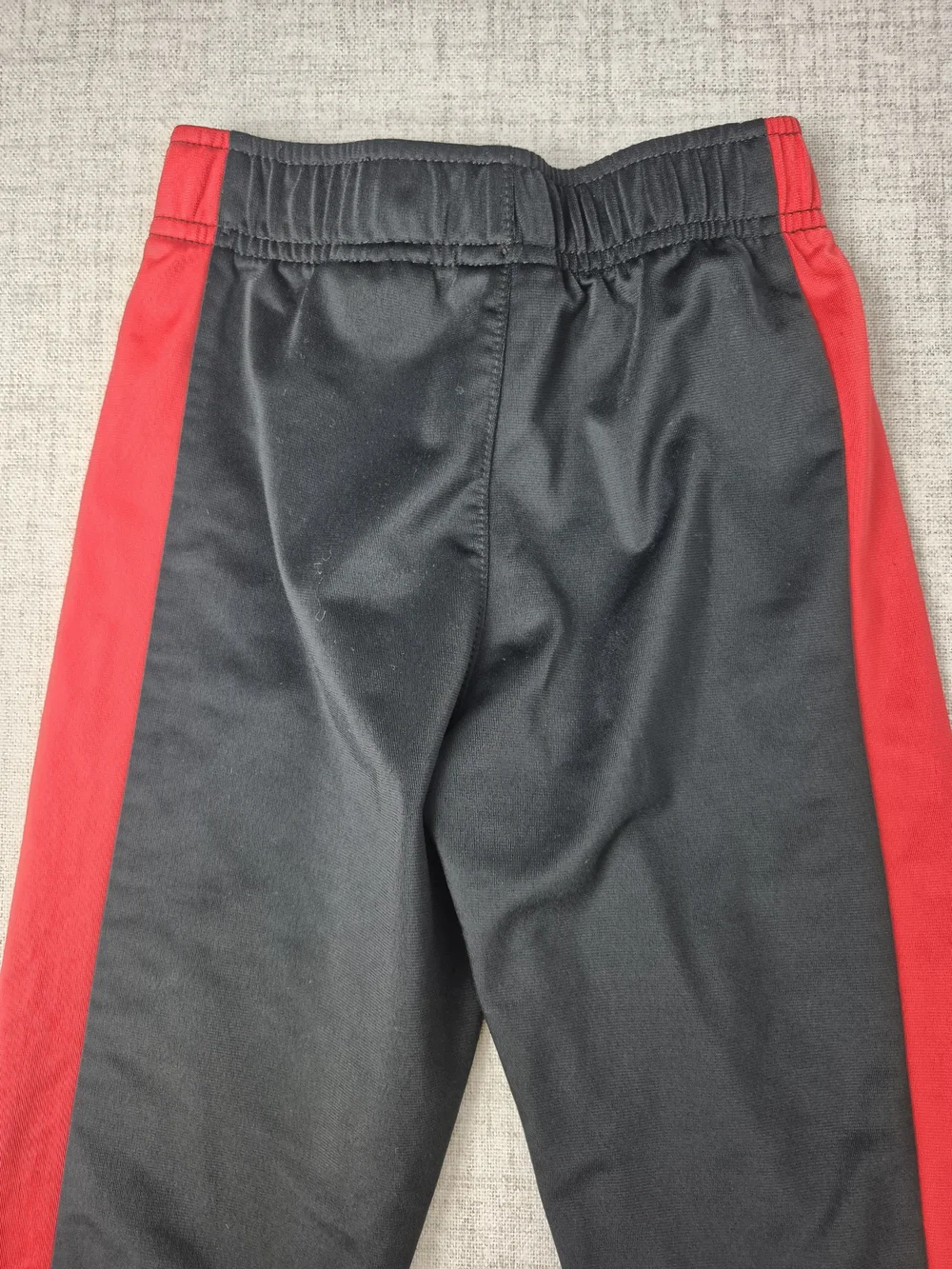 Nike Boys Black Red Tracksuit Set Size 5 4-5T - Picture 14 of 15